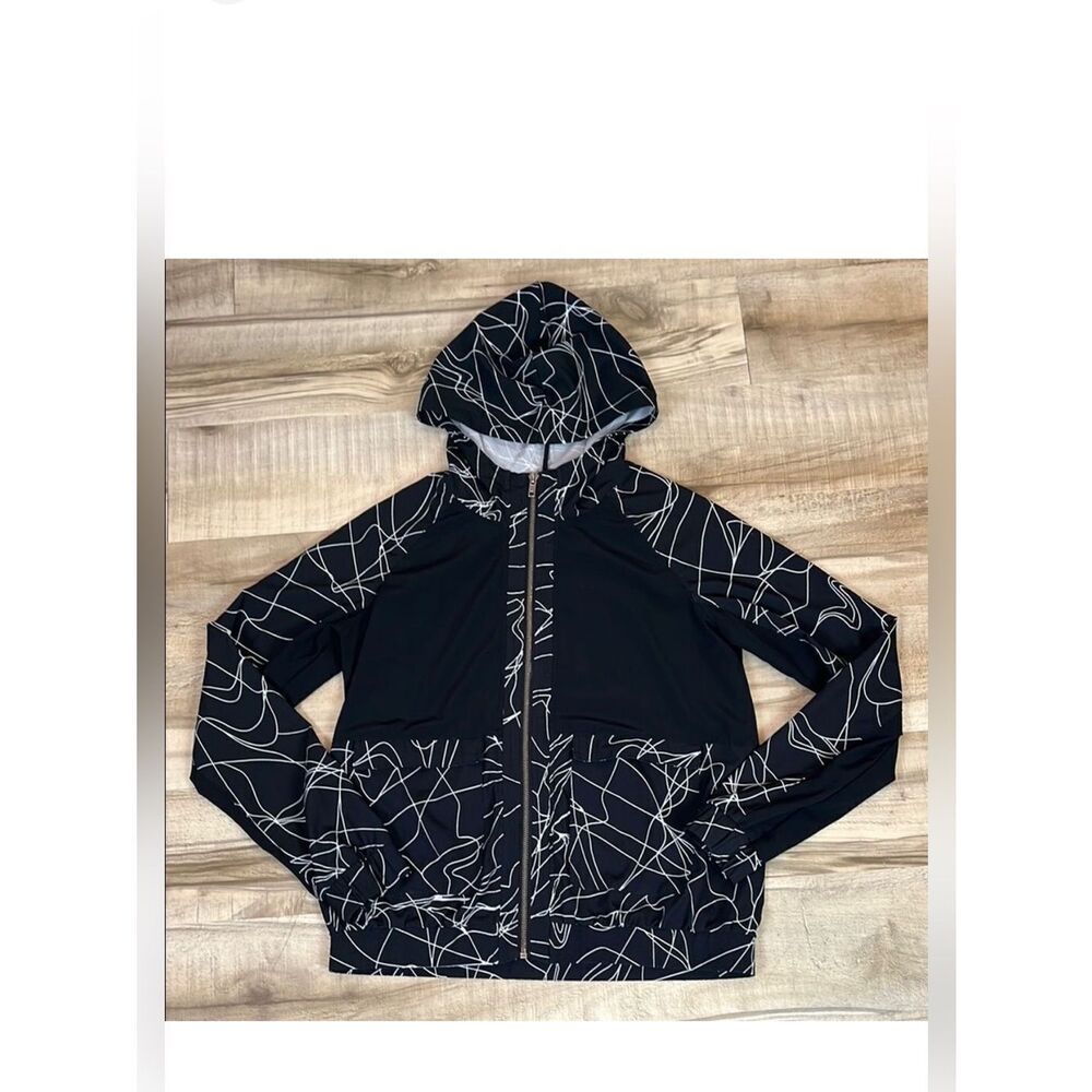 Fabletics Jaie black and white zip hoodie transitional windbreaker size small